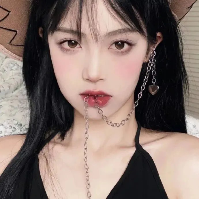 她房间里的云